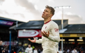 Hojlund khẳng định không hề ăn may khi bị Garnacho 'ném bóng' vào ngực, đặt mục tiêu vào Top 4 cùng MU