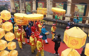 Hình ảnh: Thả cá chép, dựng cây nêu đón Xuân Giáp Thìn tại Hoàng thành Thăng Long