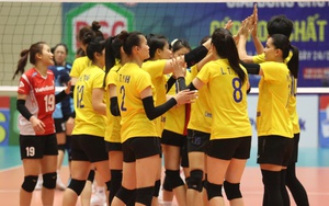 Bích Tuyền quá đáng sợ, nhà vô địch bóng chuyền nữ Việt Nam đánh bại dàn sao 10X ở trận ra quân cúp Hoa Lư-Bình Điền