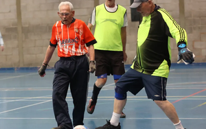 Tiền đạo già nhất Vương quốc Anh ghi 5 bàn thắng đúng dịp sinh nhật... 90 tuổi