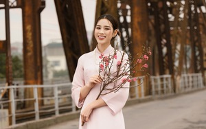 Hoa hậu Đỗ Hà rạng rỡ dạo quanh phố cổ Hà Nội