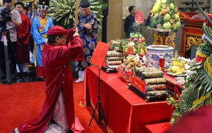 Thành phố Hồ Chí Minh dâng cúng bánh tét Quốc tổ Hùng Vương dịp Tết nguyên đán