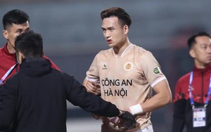 Bùi Hoàng Việt Anh mất ngủ sau chấn thương, bỏ ngỏ khả năng ra sân trận gặp Indonesia