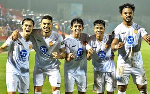 Đội bóng V-League vừa chiêu mộ Tuấn Anh nhận 2 án phạt liên tiếp từ VFF
