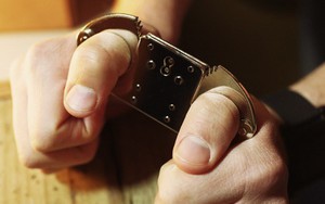 Chính quyền vào cuộc xử lý vụ cha dượng bạo hành bé trai tại Bình Phước