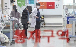 Bộ Y tế Hàn Quốc cảnh báo hậu quả từ việc các giáo sư y khoa từ chức hàng loạt