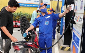 Giá dầu tăng, giá xăng giảm nhẹ từ 15h