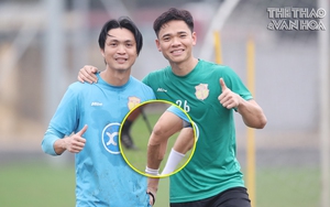 Tuấn Anh tươi cười tập luyện với CLB Nam Định, nhưng đầu gối vẫn khiến CĐV lo lắng