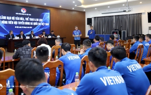 HLV Troussier: ‘Mục tiêu của đội tuyển Việt Nam là thắng Indonesia’