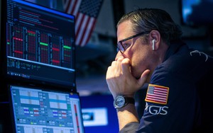 Mỹ chốt phiên cao kỷ lục sau khi Fed giữ nguyên lãi suất