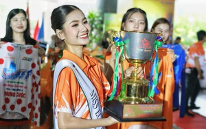 Hoa hậu Nguyễn Thanh Hà quảng bá Cúp xe đạp truyền hình TP.HCM