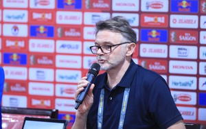 CHÍNH THỨC: HLV Troussier và VFF chấm dứt hợp đồng