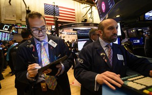 Sau số liệu về niềm tin tiêu dùng, chứng khoán Phố Wall đi xuống phiên 26/3