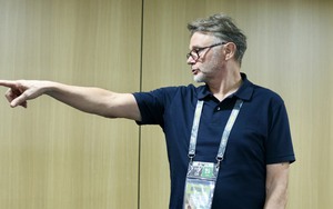 Xác định khoản tiền bồi thường của HLV Troussier khi còn 30 tháng hợp đồng với ĐT Việt Nam