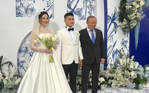 HLV Park Hang Seo xuất hiện ở đám cưới Quang Hải, CĐV liên tục nhắc tên một người