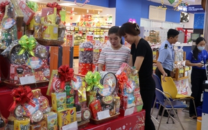 Nhộn nhịp khuyến mãi, ưu đãi quà tặng cho ngày 8/3