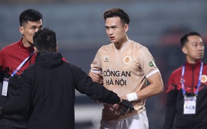 ‘Trung vệ thép’ của ĐT Việt Nam nhập viện sau pha va chạm mạnh, khiến HLV Troussier lo sốt vó 