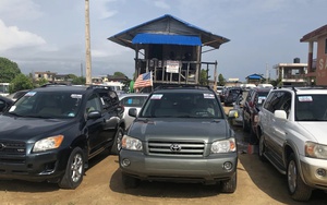 Ô tô nhập khẩu chất đống, các cảng châu Âu biến thành 'bãi đỗ xe'