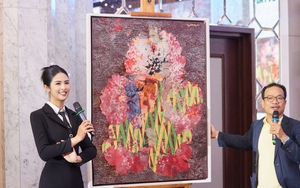 Hoa hậu Ngọc Hân dẫn dắt màn đấu giá tranh ở Gala "Nhân ái"
