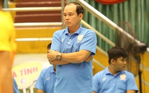 Xúc động HLV VTV Bình Điền Long An tặng chức vô địch Cúp Hùng Vương cho bố 100 tuổi