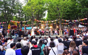 Đạo diễn Vân Trình: 'Âm nhạc Việt Nam đủ thú vị để ra quốc tế'