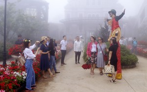 Nhiều sản phẩm du lịch hút khách dịp nghỉ lễ 30/4-1/5 tại Sapa