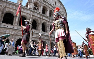 Italy: Tưng bừng lễ hội mừng 'sinh nhật' thành phố Rome 2.777 tuổi