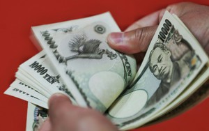 Đồng yen trượt dốc, Ngân hàng trung ương Nhật Bản có thể sớm nâng lãi suất