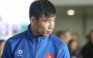 Thủ môn U23 Việt Nam ‘nói không lên lời’ khi về nước