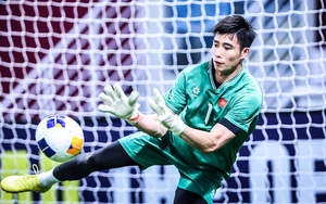 Quan Văn Chuẩn bất ngờ đứng đầu giải châu Á ở một thống kê