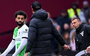 Liverpool sứt mẻ nội bộ, Salah và HLV Klopp tranh cãi nảy lửa trên sân