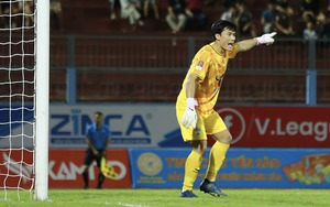 Tiền đạo nhập tịch khiến Bùi Tiến Dũng đứng 'chôn chân', HAGL lỡ cơ hội tách nhóm trụ hạng