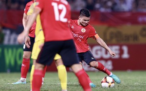 Vòng 15 Night Wolf V-League 2023/24: Quang Hải khiến Nam Định chịu sức ép, Khánh Hoà thất thế trước HAGL