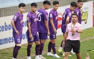 HLV Hoàng Anh Tuấn và nỗi lo hàng thủ của U23 Việt Nam