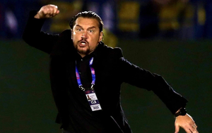 HLV châu Âu tại V-League phẫn nộ vì bị phạt, tuyên bố 'hàng triệu người hâm mộ Thanh Hóa không được tôn trọng'