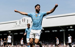 Trung vệ Man City giải thích lí do bỏ qua cơ hội đi vào lịch sử Ngoại hạng Anh