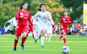 'Hotgirl' bóng đá nữ cùng đồng đội thất bại ở giải bóng đá nữ VĐQG