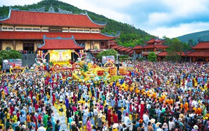 Không khí Đại lễ Phật đản năm 2024 trên cả nước