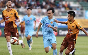 HLV Vũ Tiến Thành tiếc vì không thắng đội đầu bảng Nam Định