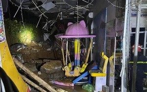 Hà Nội: Sập tường nhà dân do mưa lớn làm 3 cháu nhỏ tử vong