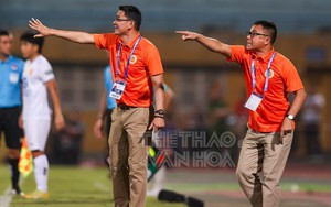 HLV Kiatisuk chia tay CLB CAHN cùng V-League trong dang dở