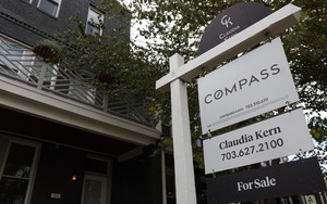 Người dân Mỹ lo ngại lạm phát cao và giá nhà tăng