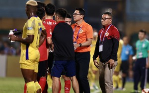 CĐV Việt Nam tiếc vì HLV Kiatisuk rời CLB CAHN