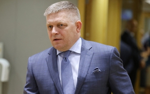 Thủ tướng Slovakia qua cơn nguy kịch