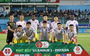 Thủ môn tuyển Việt Nam mất trí nhớ tạm thời, chuột rút toàn thân khiến Hải Phòng mất điểm đúng giây cuối