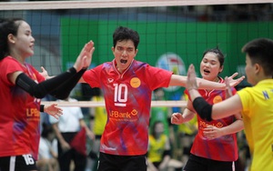 Phong độ hủy diệt của Bích Tuyền khiến nhiều CĐV phải thừa nhận đẳng cấp của 'khủng long'