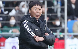HLV Kim Sang Sik là đồng hương của ông Park Hang Seo, nhưng triết lý bóng đá lại giống HLV... Troussier