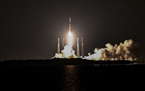 SpaceX phóng loạt vệ tinh do thám đầu tiên cho Mỹ