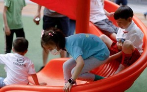 Tỷ lệ thanh niên Hong Kong (Trung Quốc) muốn có con thấp kỷ lục