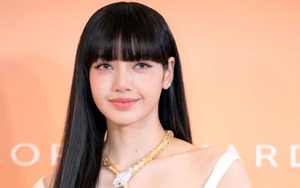 Lisa Blackpink sang chảnh trên du thuyền ở Monaco, gây tranh cãi về lối sống xa hoa 